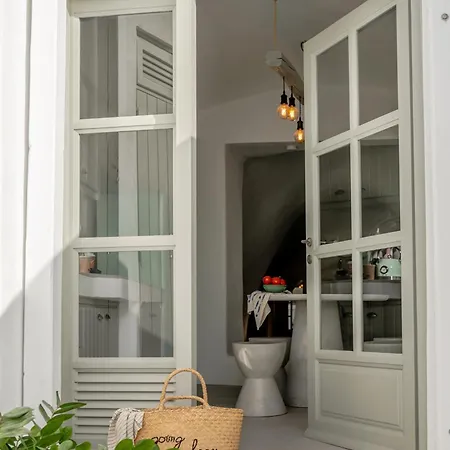 Yposkafon Concept Two-bedroom With Private Jacuzzi And Hamam شقة *