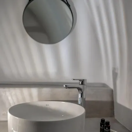 Yposkafon Concept Two-bedroom With Private Jacuzzi And Hamam شقة