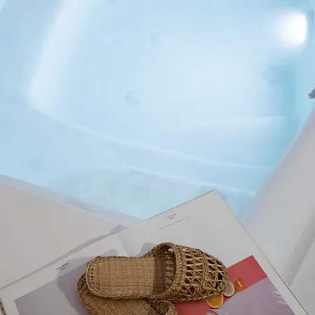 Yposkafon Concept Two-bedroom With Private Jacuzzi And Hamam 아파트 메갈로호리