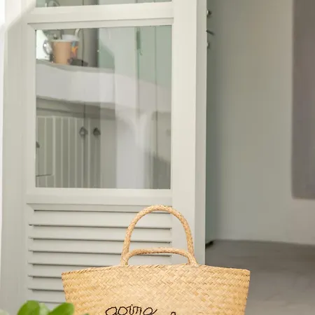 Apartment Yposkafon Concept Two-bedroom With Private Jacuzzi And Hamam