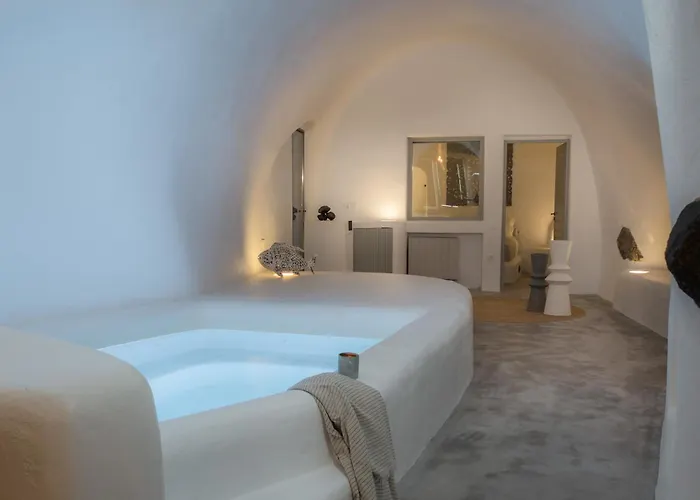 Yposkafon Concept Two-bedroom With Private Jacuzzi And Hamam Megalochori (Santorini)