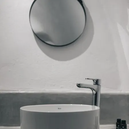 Apartmán Yposkafon Concept Two-bedroom With Private Jacuzzi And Hamam *